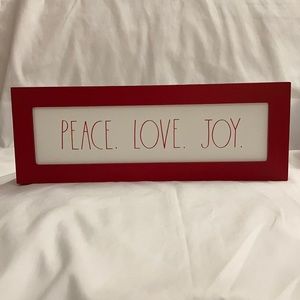 ⭐️Holiday Clearance - Make Me An Offer!⭐️NEW Rae Dunn “Peace Love Joy” Sign